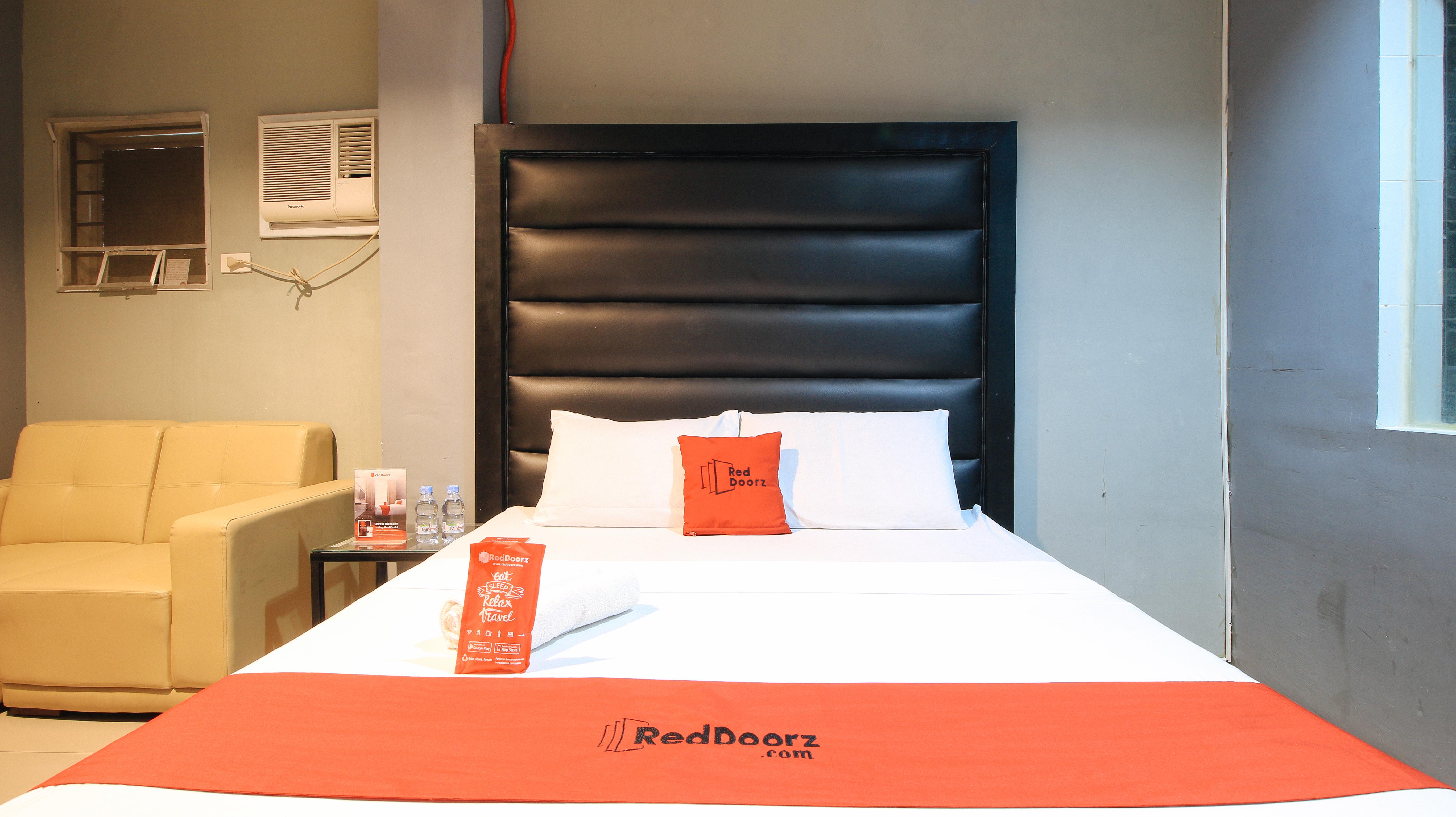 RedDoorz @ P Florentino Street Sampaloc Manila Eksteriør bilde