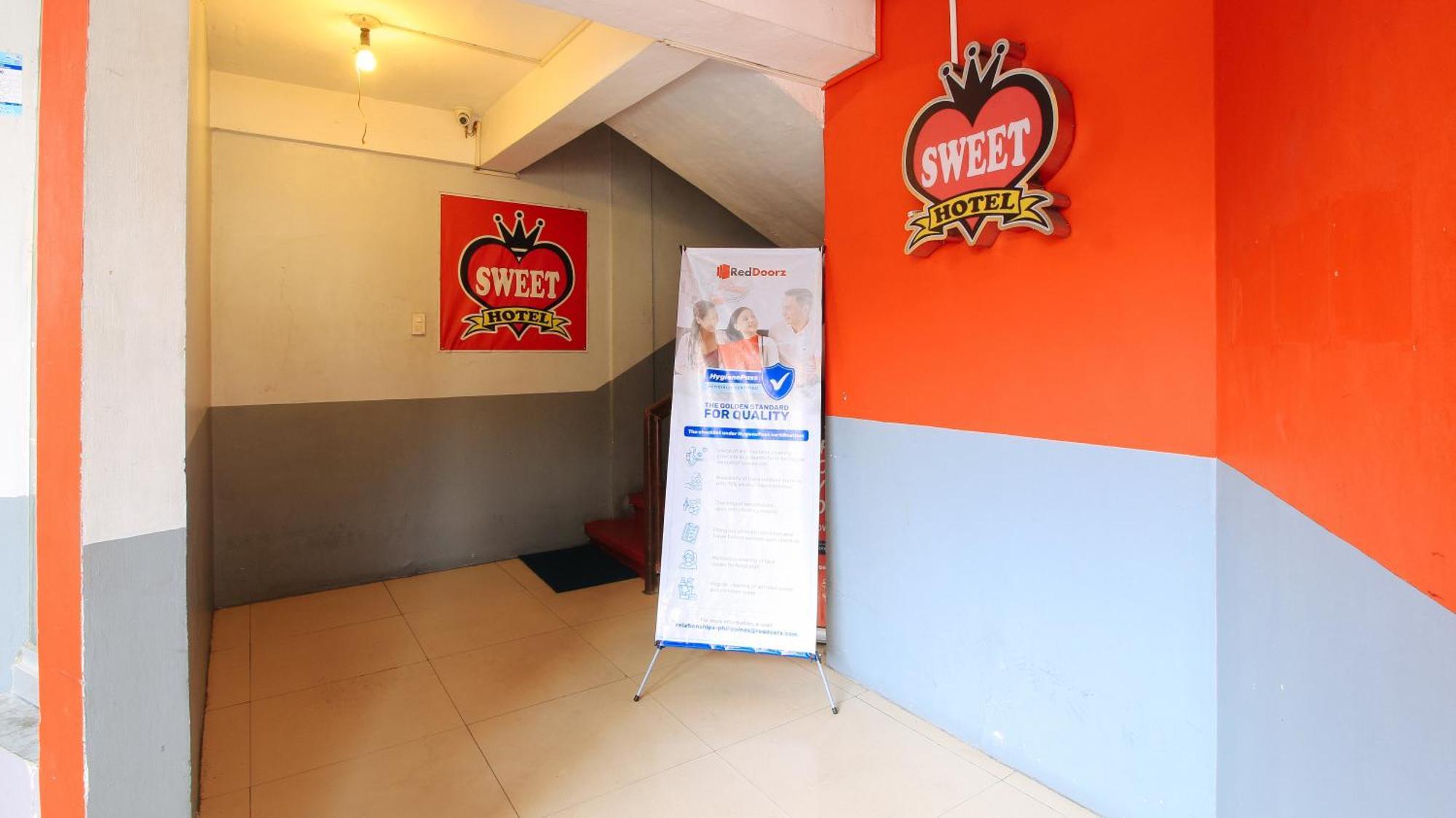 RedDoorz @ P Florentino Street Sampaloc Manila Eksteriør bilde