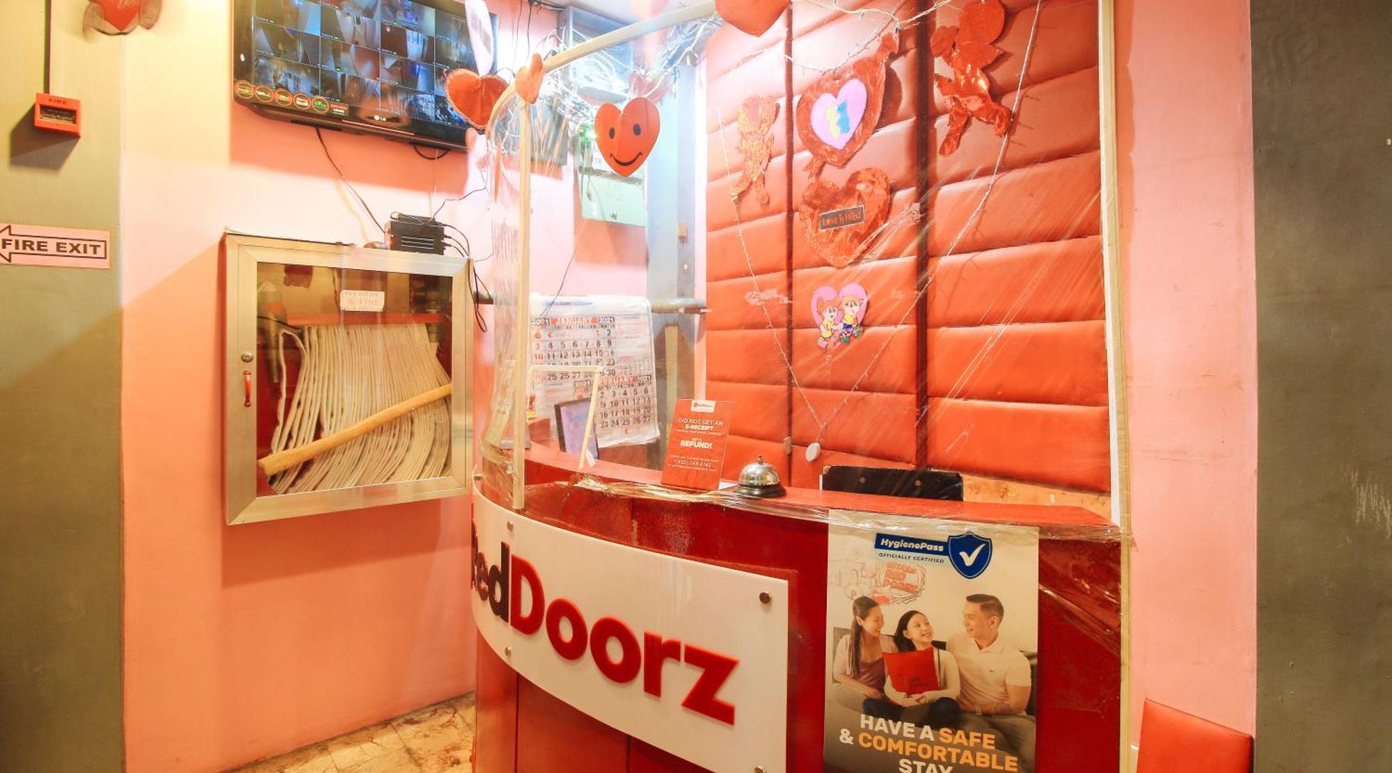 RedDoorz @ P Florentino Street Sampaloc Manila Eksteriør bilde