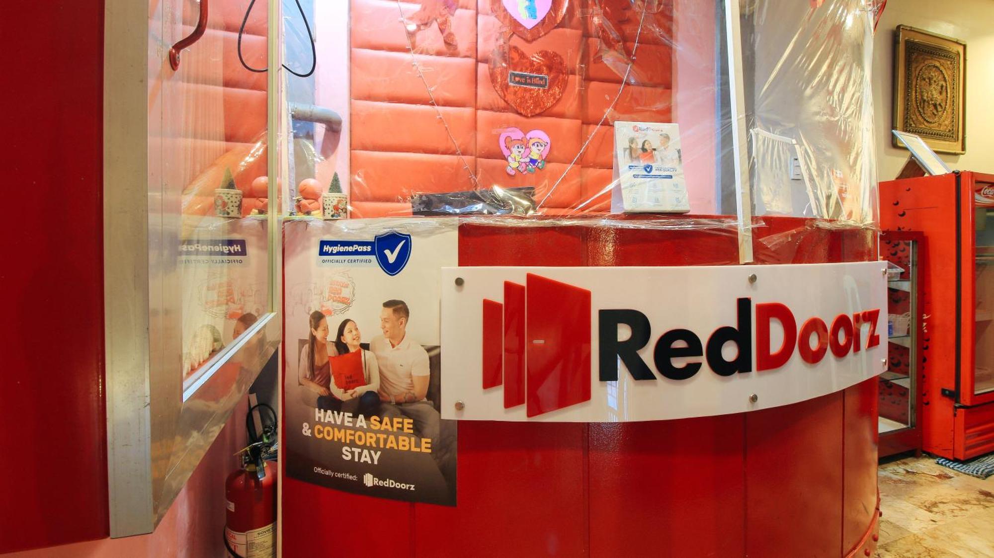 RedDoorz @ P Florentino Street Sampaloc Manila Eksteriør bilde