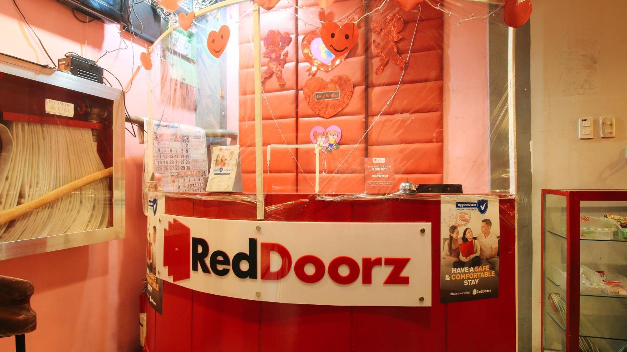 RedDoorz @ P Florentino Street Sampaloc Manila Eksteriør bilde